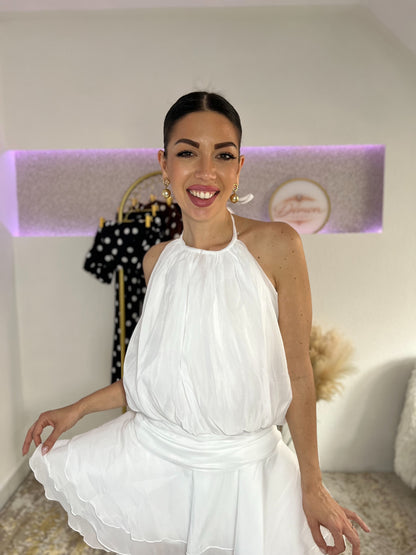 Nora overál
