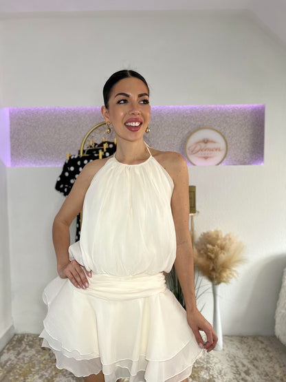 Nora overál