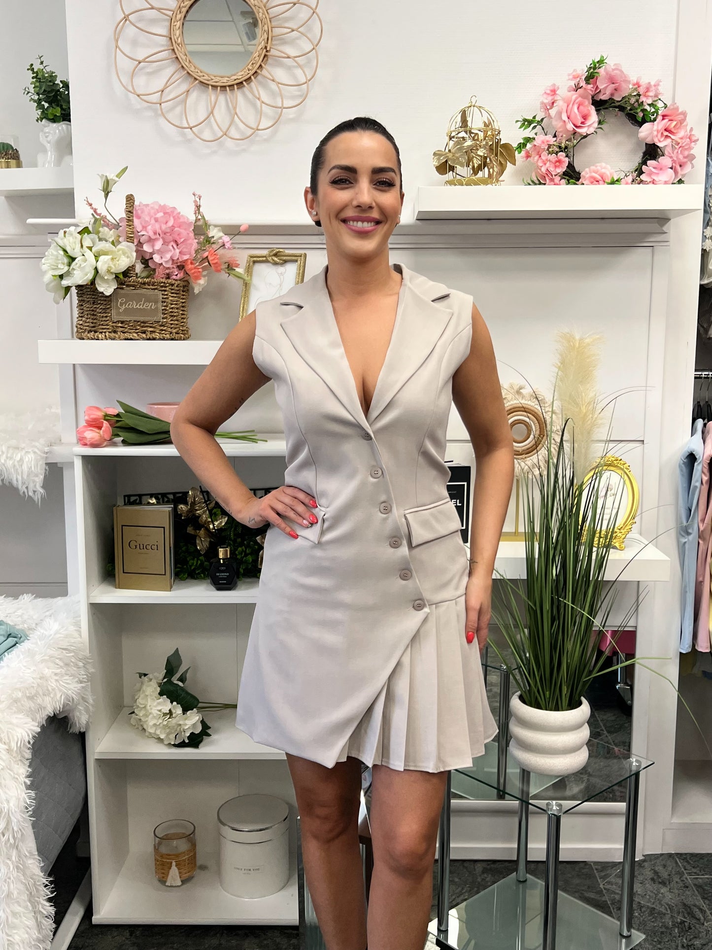 Taupe ruha